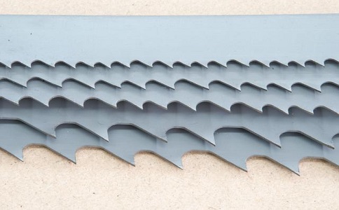 武清带锯床上的钢丝刷，对于带锯条的重要性